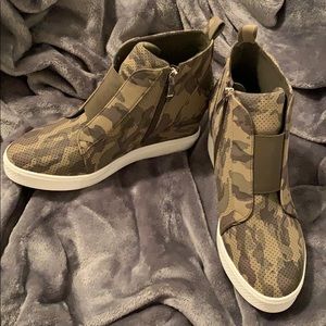 🤎 Camo CCOCCI Zoe Wedges